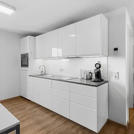 Mitten In - Großzügig - Tolles Design *